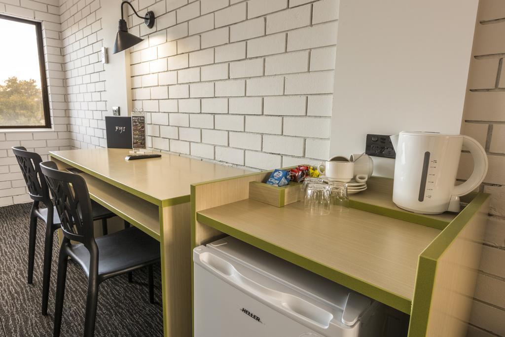 Boomerang Hotel Lavington Ngoại thất bức ảnh