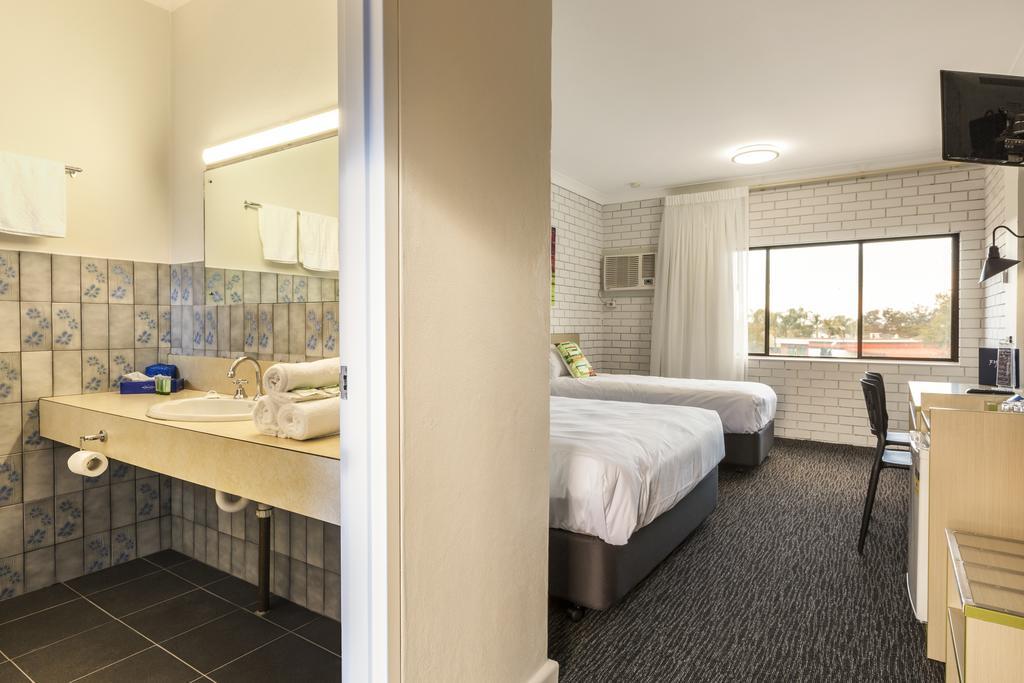 Boomerang Hotel Lavington Ngoại thất bức ảnh