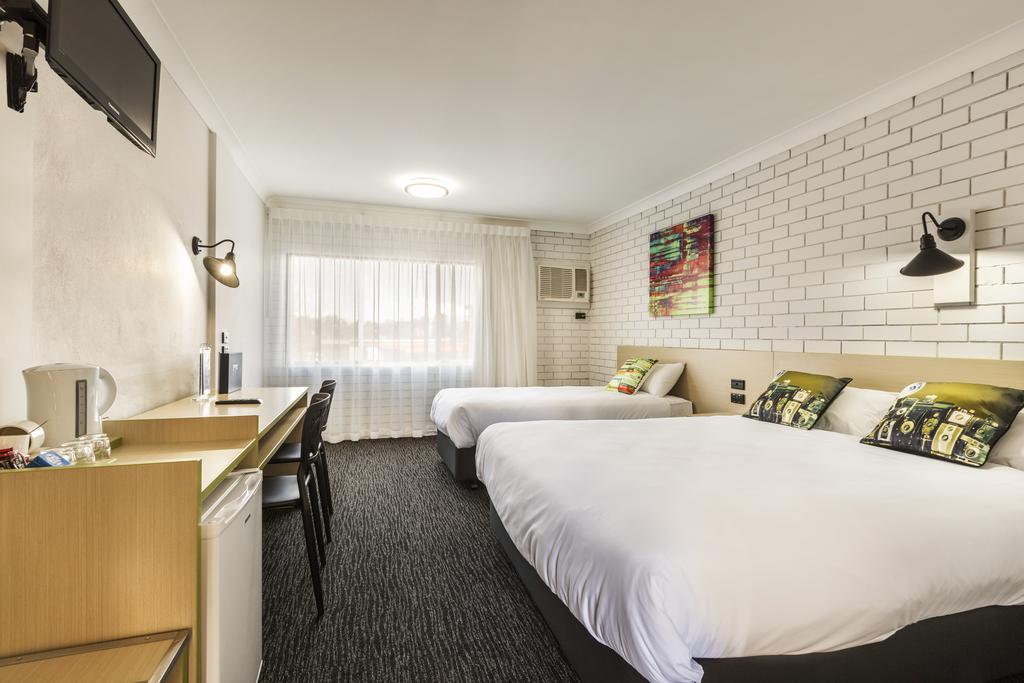 Boomerang Hotel Lavington Ngoại thất bức ảnh