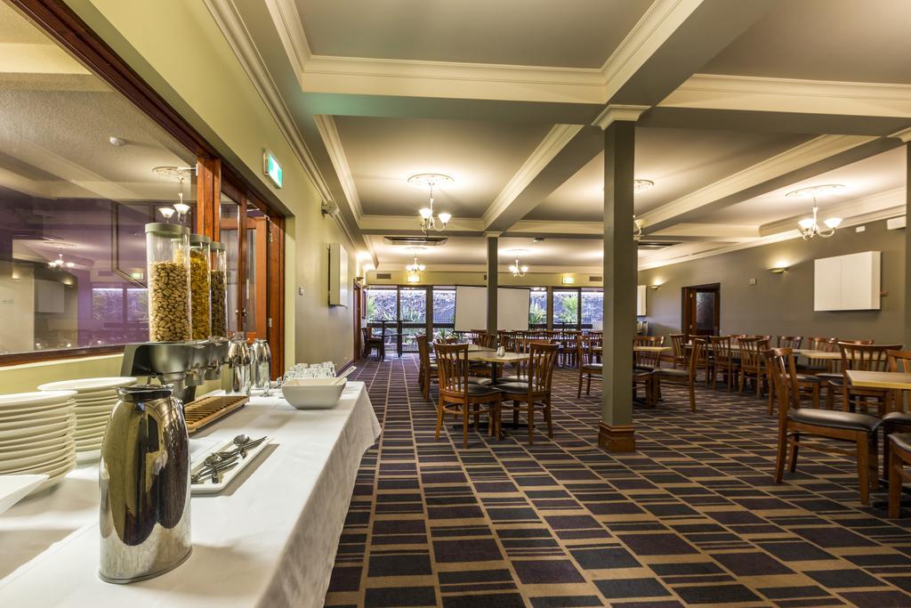 Boomerang Hotel Lavington Ngoại thất bức ảnh
