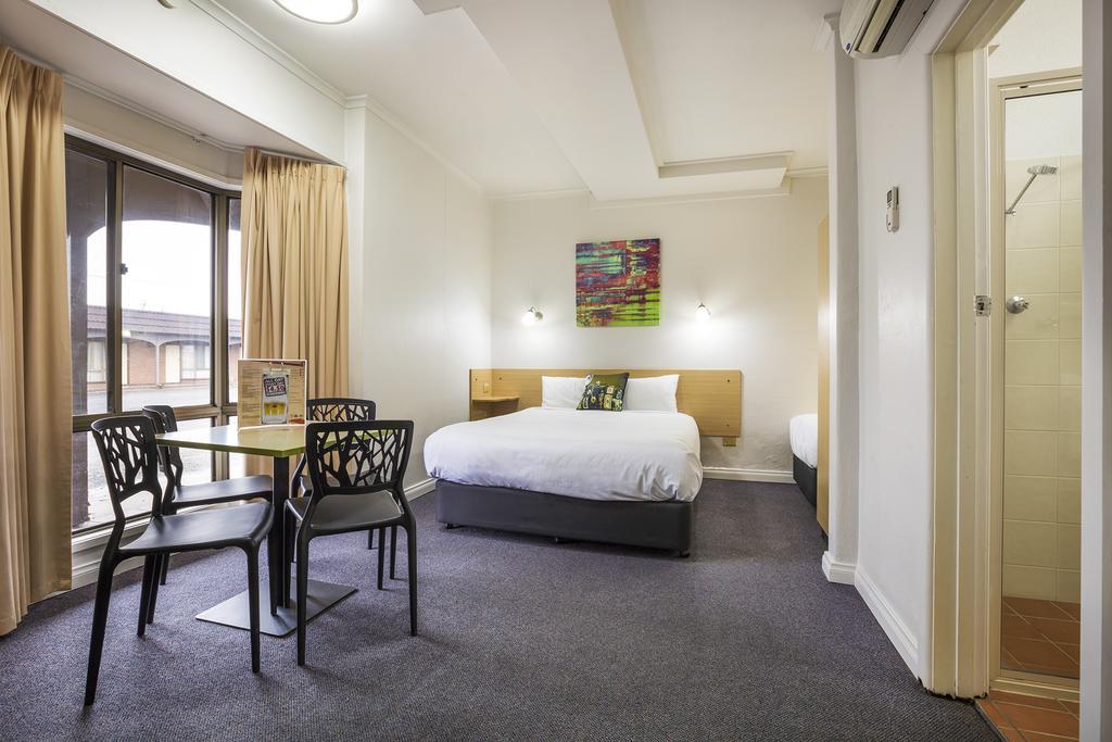Boomerang Hotel Lavington Ngoại thất bức ảnh