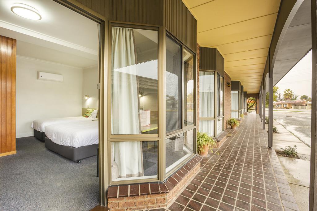 Boomerang Hotel Lavington Ngoại thất bức ảnh
