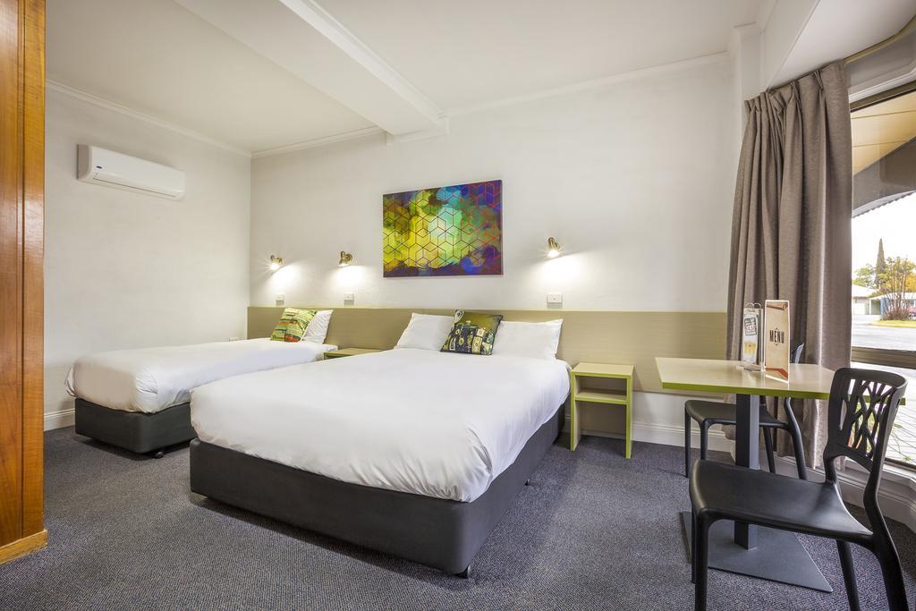 Boomerang Hotel Lavington Ngoại thất bức ảnh
