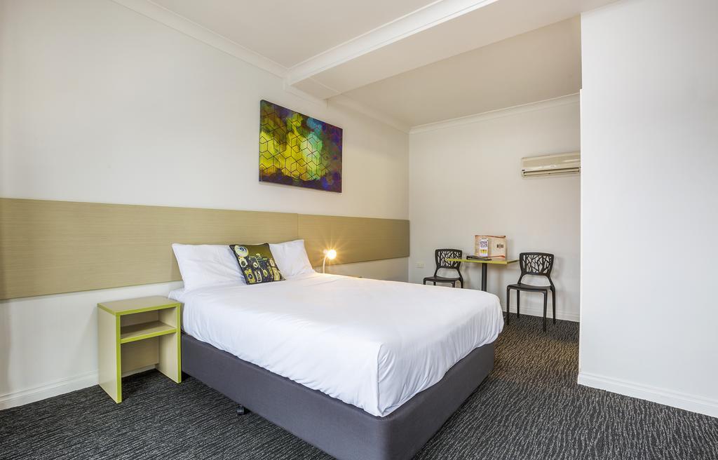 Boomerang Hotel Lavington Ngoại thất bức ảnh